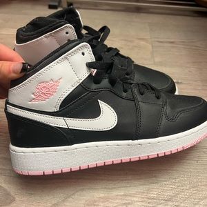 Jordan Boys 5.5 Artic Pink
